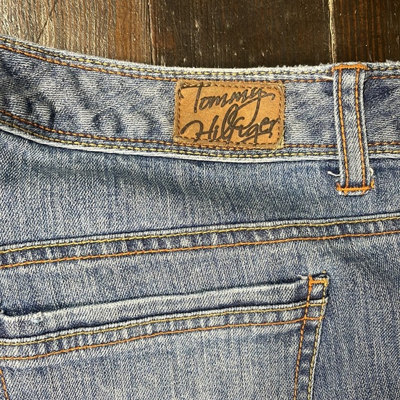 Tommy Hilfiger Jean shorts size 10 - Picture 4 of 4